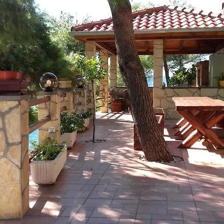 By The Sea Prapratno Appartement