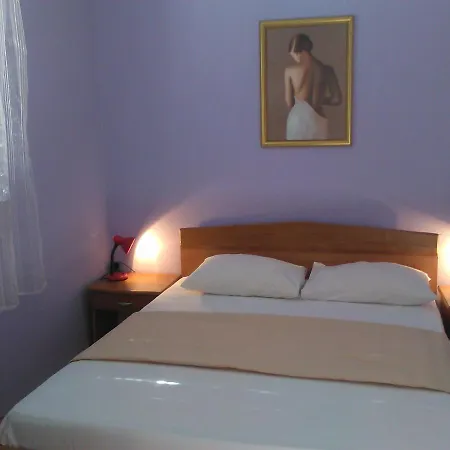 By The Sea Prapratno Appartement