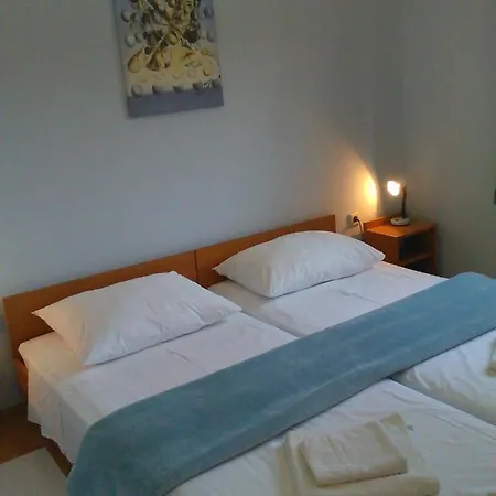 By The Sea Prapratno * Ston