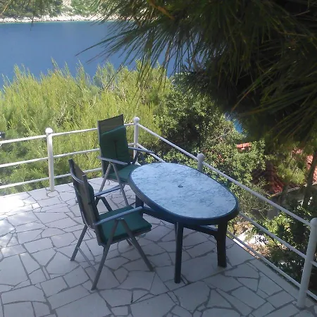 By The Sea Prapratno * Ston